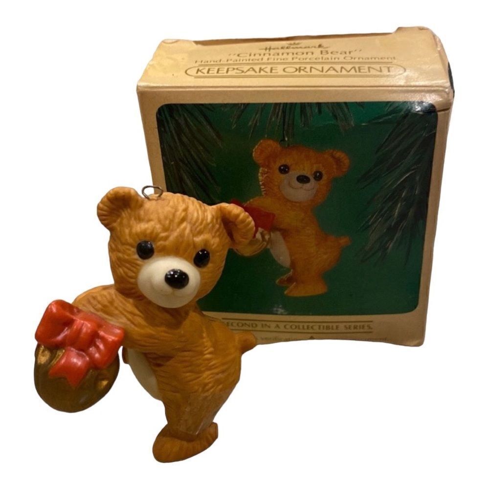 1984 Hallmark Cinnamon Bear with Jingle Bell, Bear #2 in series,retired,Vintage,